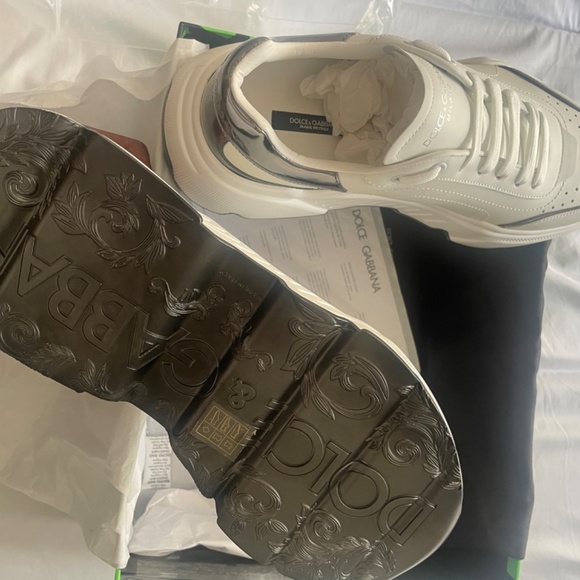 Brand New D&G - Picture 5 of 6